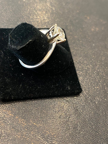 Bague 52 Bague solitaire en or gris et diamant 1,88 ct 58 Facettes LP214/236