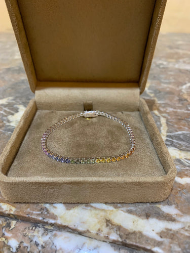 Bracelet Bracelet tennis en or gris 18 carats et saphirs arc-en-ciel 5,28 ct 58 Facettes BRA109