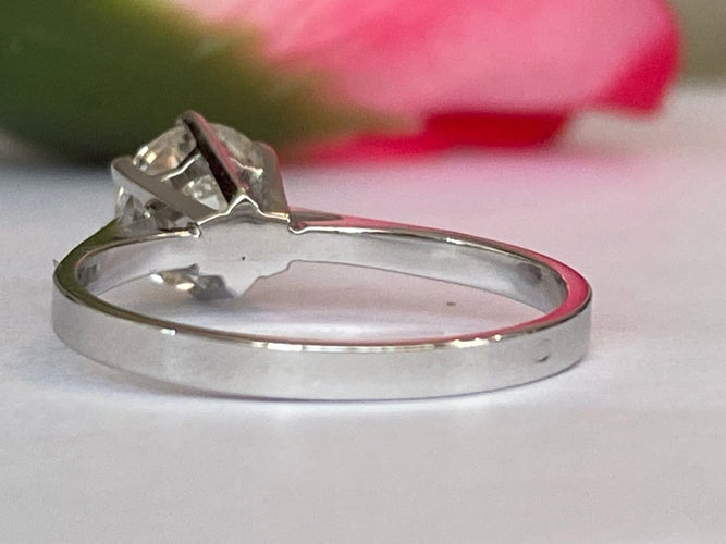 Bague 54 Bague de fiançailles solitaire - Or blanc 14 ct et diamant 1,24 ct 58 Facettes ring