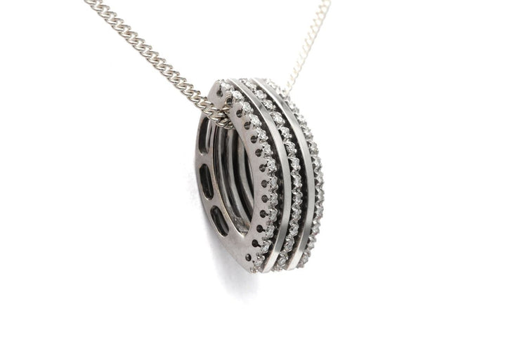 Pendentif Pendentif contemporain en or blanc 18 carats serti de diamants taille brillant 58 Facettes B865