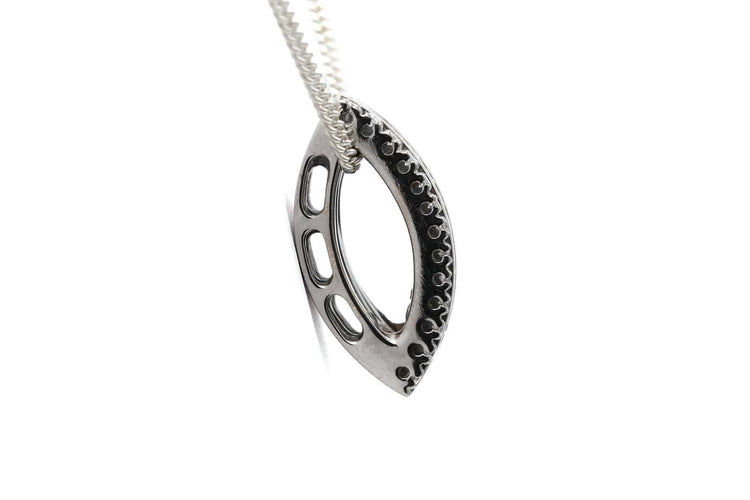 Pendentif Pendentif contemporain en or blanc 18 carats serti de diamants taille brillant 58 Facettes B865