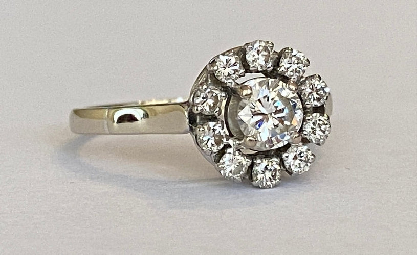Bague 53 Bague rosette vintage en or blanc 14 ct avec diamants 0,83 ct 58 Facettes ring