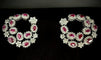Boucles d'oreilles H. Joaillerie - Boucles d’oreilles en or blanc 18 carats, rubis et diamants 58 Facettes BO 006