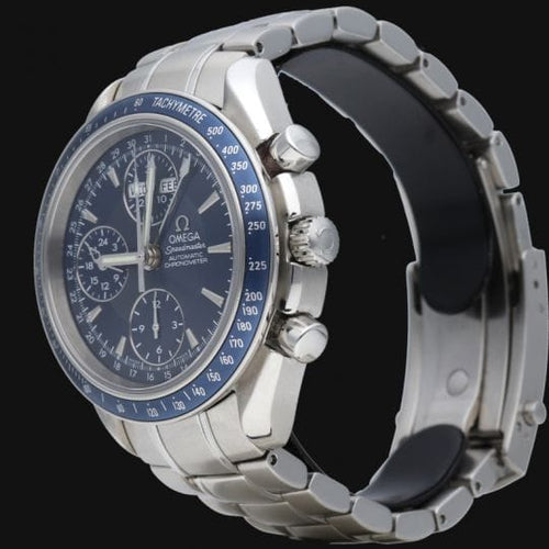 Montre Omega Montre Speedmaster Day Date Chronograph 40Mm 58 Facettes MT46630