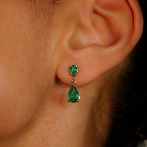 Boucles d'oreilles Boucles d'oreilles pendantes en or jaune 14 ct et émeraudes naturelles 58 Facettes E002