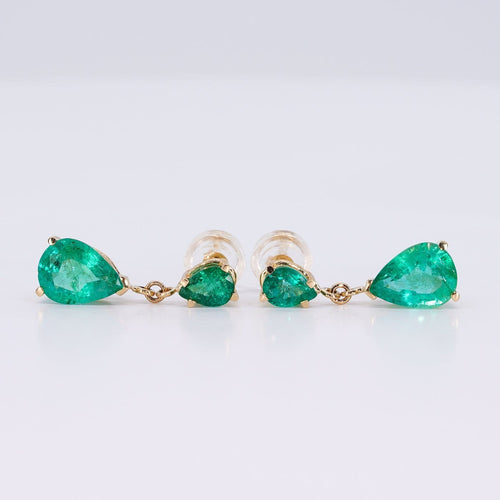 Boucles d'oreilles Boucles d'oreilles pendantes en or jaune 14 ct et émeraudes naturelles 58 Facettes E002