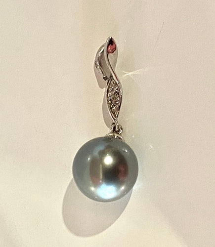 Pendentif Pendentif en or blanc 18 carats avec perle de Tahiti et diamants 58 Facettes AB724