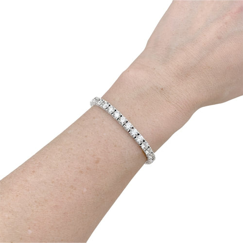 Bracelet Bracelet ligne, or blanc et diamants. 58 Facettes 35403