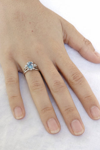 Bague 52 Bague en or blanc 18 carats, saphir et diamants 58 Facettes id: 1757849