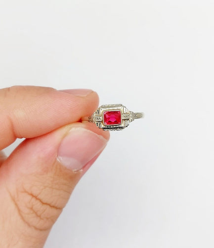 Bague 56.5 Bague Art déco en or blanc 18k avec pierre rouge 58 Facettes A07130