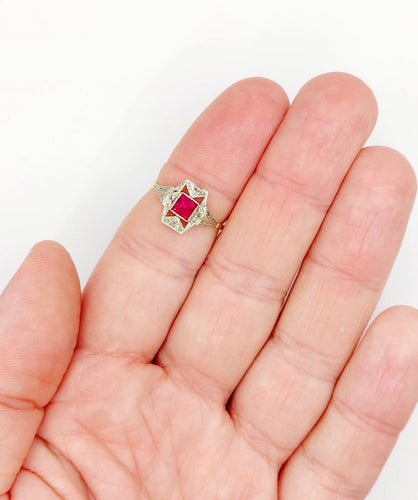 Bague 53.5 Bague Art déco en or 18k avec rubis synthétique et diamants 58 Facettes A07131