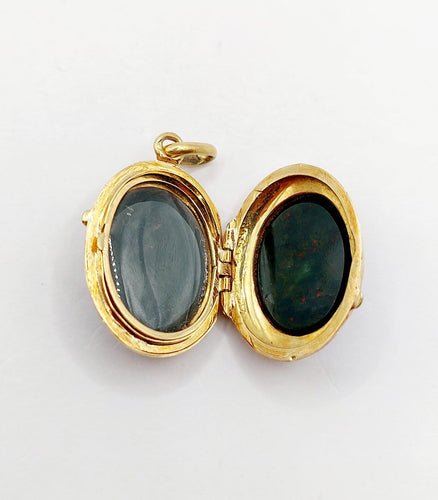 Pendentif Pendentif reliquaire porte-photo antique en or 18k et jaspe sanguin 58 Facettes A07191