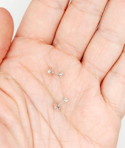 Boucles d'oreilles Puces d'oreilles vintage en or blanc 18k et diamants 58 Facettes A07195
