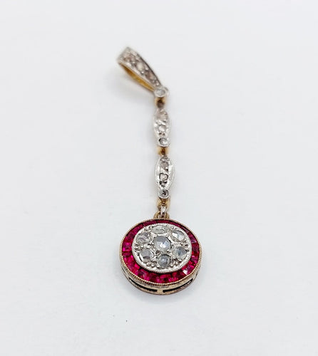 Pendentif Pendentif cible Art déco en or 18k et platine, diamants et rubis synthétiques 58 Facettes A07207