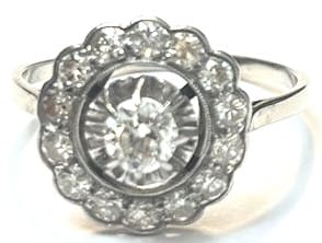 Bague 59 Bague marguerite en or gris et diamants 58 Facettes 269334
