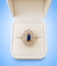 Bague 51.5 Bague Pompadour contemporaine saphir et diamants en or jaune 18 carats 58 Facettes 1782