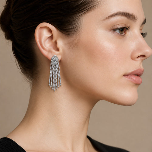 Boucles d'oreilles Boucles d'oreilles - Pendantes en or blanc et diamants 58 Facettes 66000183