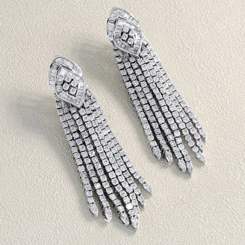 Boucles d'oreilles Boucles d'oreilles - Pendantes en or blanc et diamants 58 Facettes 66000183