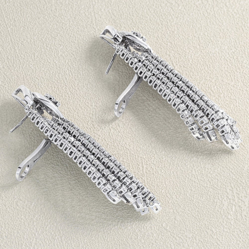 Boucles d'oreilles Boucles d'oreilles - Pendantes en or blanc et diamants 58 Facettes 66000183