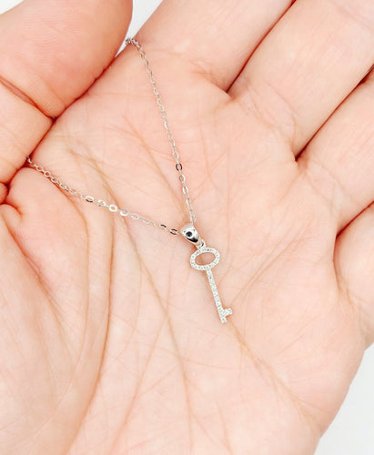 Collier Collier et pendentif clé vintage en or blanc 18k et diamants 58 Facettes A07033 et A07034