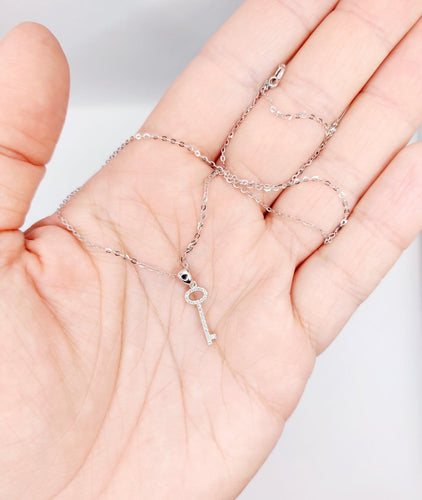 Collier Collier et pendentif clé vintage en or blanc 18k et diamants 58 Facettes A07033 et A07034