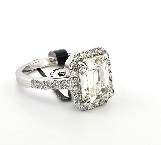 Bague 55 Bague - Diamant taille émeraude et diamants en or blanc 18 ct 58 Facettes 294/26 P