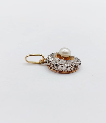 Pendentif Pendentif croissant de lune ancien en or 18k, platine, diamants et perle 58 Facettes A07054