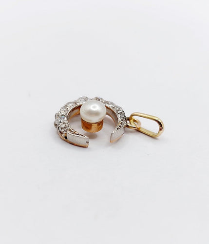 Pendentif Pendentif croissant de lune ancien en or 18k, platine, diamants et perle 58 Facettes A07054