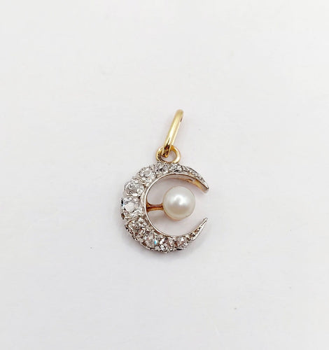 Pendentif Pendentif croissant de lune ancien en or 18k, platine, diamants et perle 58 Facettes A07054