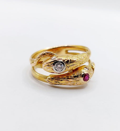 Bague 61 Bague serpent antique à deux têtes en or 18k, diamants et rubis 58 Facettes A06971