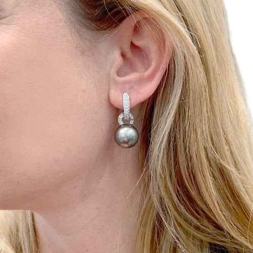 Boucles d'oreilles Boucles d'oreilles perles de Tahiti et diamants. 58 Facettes 35540