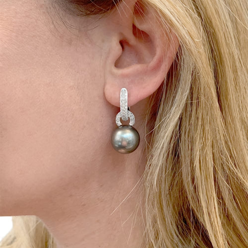 Boucles d'oreilles Boucles d'oreilles perles de Tahiti et diamants. 58 Facettes 35540