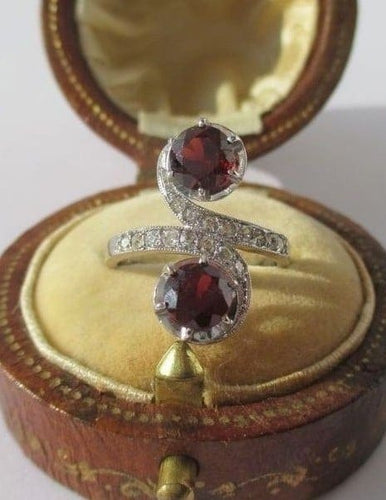 Bague 50 Bague Toi et Moi tourbillons XIXe en platine, grenats et diamants 58 Facettes Bague