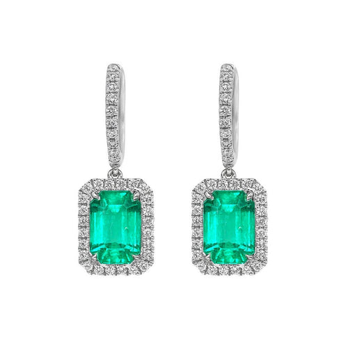 Boucles d'oreilles Boucles d'oreilles pendantes en or blanc, émeraudes et diamants 58 Facettes