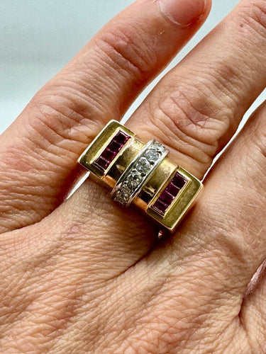 Bague 52 Tank - Bague en or jaune, diamants et rubis 58 Facettes Bague