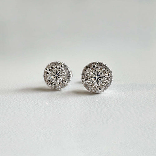 Boucles d'oreilles AITCHES Embrace - Boucles d'oreilles en or blanc et diamants 58 Facettes GER1351WG