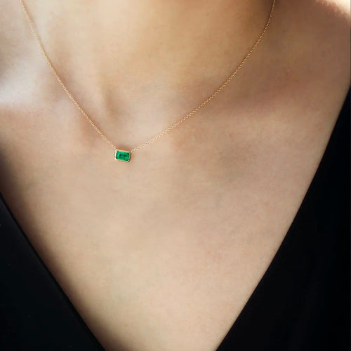 Collier Collier serti clos en or 18K et émeraude 58 Facettes GPD1070YG