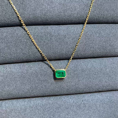 Collier Collier serti clos en or 18K et émeraude 58 Facettes GPD1070YG
