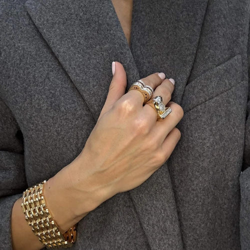 Bague Tank - Bague en or jaune 12K aux diamants et rubis 58 Facettes RING - 004