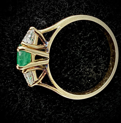 Bague 53 Bague en or jaune 18 carats, émeraude naturelle 0,70 ct, 2 diamants 58 Facettes bague emeraude