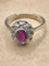Bague 54 Bague cluster rubis des années 1960-1970 en or blanc 58 Facettes CV-054