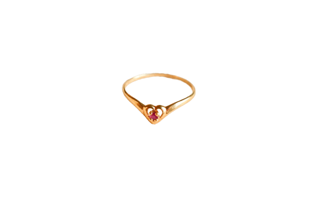 Bague cœur ajouré en or jaune 18 carats et rubis 58 Facettes 3691
