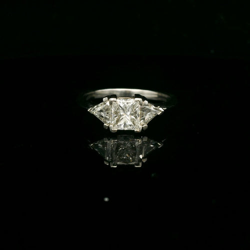 Bague 52 Bague trilogie en platine et diamants 1,60 ct 58 Facettes