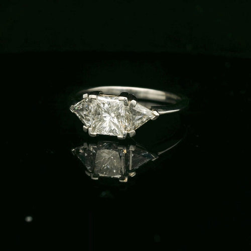 Bague 52 Bague trilogie en platine et diamants 1,60 ct 58 Facettes