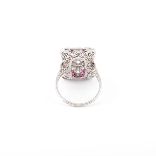 Bague Bague rectangulaire en platine, diamants et rubis 58 Facettes 1