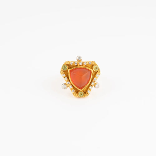Bague 54 Bague étrusque en or jaune 18k avec opale de feu, diamants et péridot 58 Facettes 1