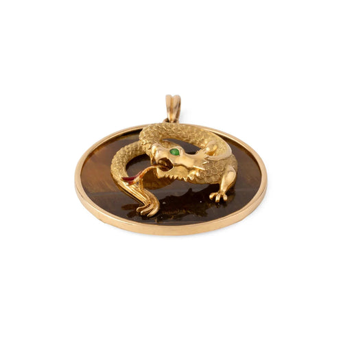 Pendentif Pendentif - Dragon en relief sur œil-de-tigre en or jaune 58 Facettes 1