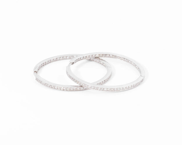 Boucles d'oreilles Créoles pavées en or gris et diamants 58 Facettes 1