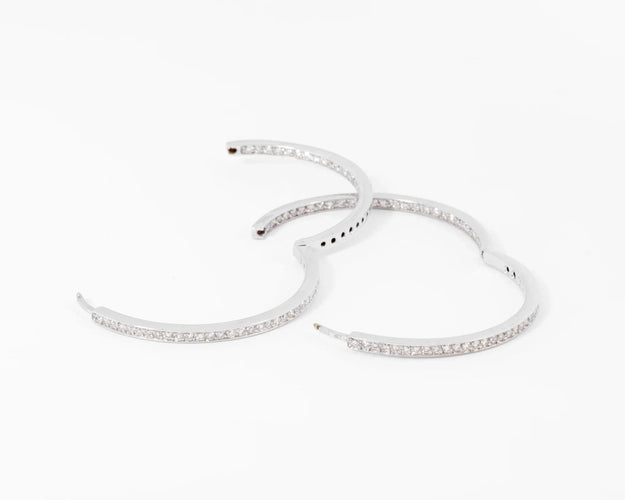 Boucles d'oreilles Créoles pavées en or gris et diamants 58 Facettes 1