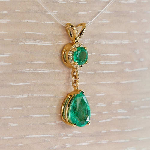 Pendentif Pendentif en or jaune 18 ct avec émeraudes naturelles et diamants 58 Facettes P003